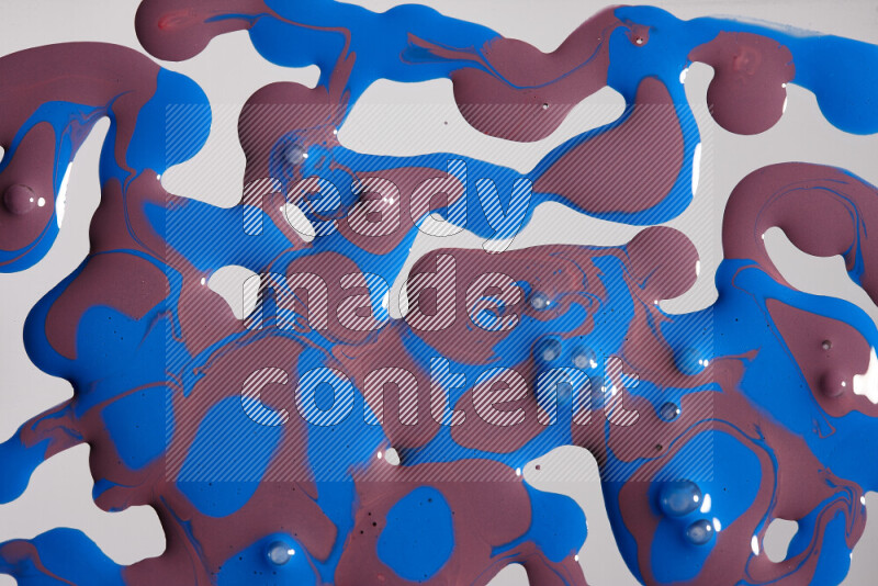 خلفية ملونة مع مزيج من ألوان الطلاء الأرجواني والأزرق