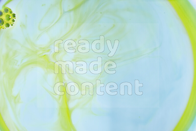 لقطة مقربة لأنماط دوامية بتدرجات اللون الأخضر