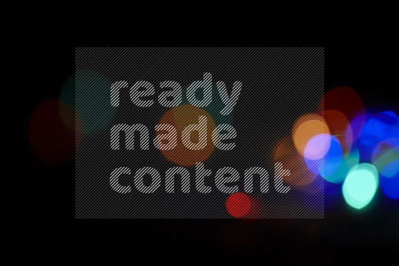 مصابيح ملونة علي خلفية سوداء