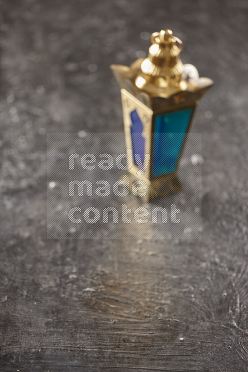 فانوس موضوع علي خلفية سوداء