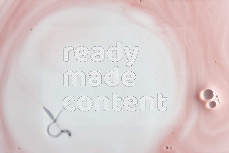 لقطة مقربة لأنماط دوامية باللون الأحمر والأبيض