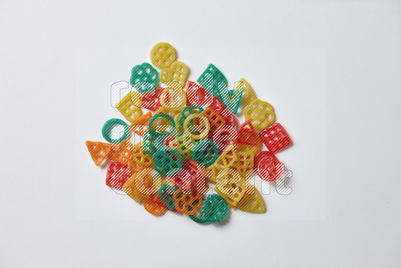 تسالي علي خلفية بيضاء