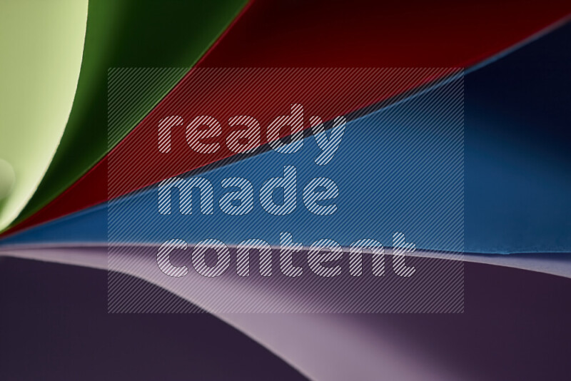 فن تجريدي يعرض المنحنيات المرتبة للأوراق الملونة