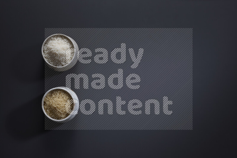 بقوليات في أوعية فخارية علي خلفية رمادية