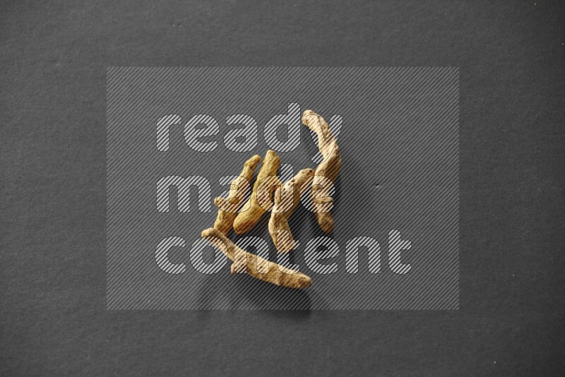 كركم علي خلفية سوداء