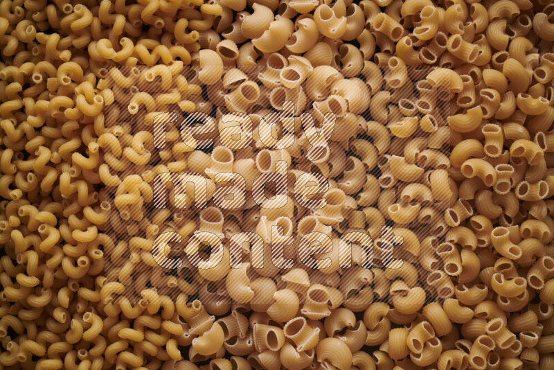 3 انواع معكرونة علي الخلفية كاملة