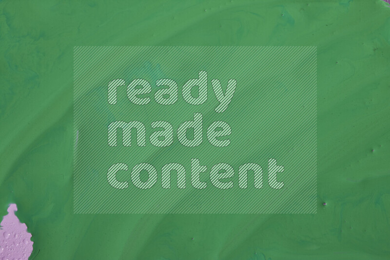 لقطات مقربة لأشكال مختلفة مرسومه باللون الأخضر