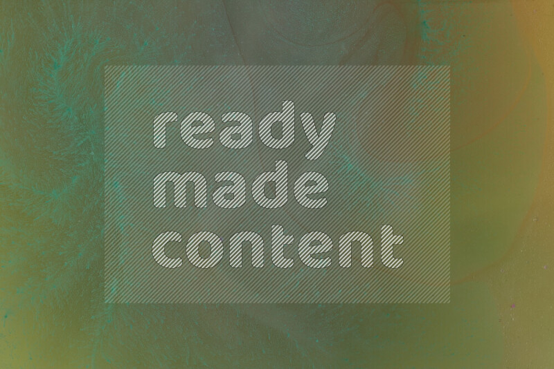 تلتقط الصورة تناثرا للطلاء الأخضر علي خلفية برتقالية