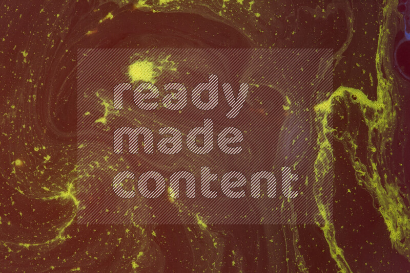 تظهر الصورة أشكال مختلفة من تداخلات اللون الأحمر والأصفر